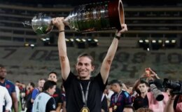 Filipe Luis, 1.5 yıl önce başladığı teknik direktörlük kariyerinde 5. kupasını kazandı