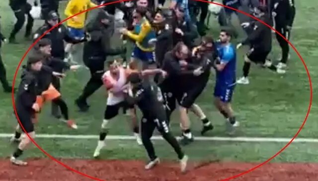 Futbol sahası ringe döndü, tam 24 kırmızı kart