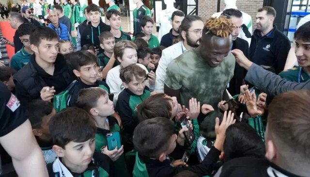 Galatasaray’a da gol atan Kocaelisporlu Agyei’ye sevgi seli