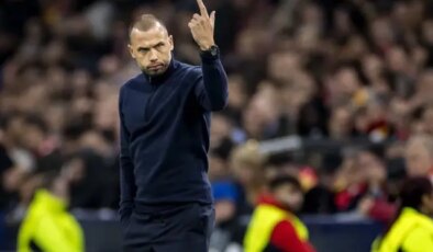 Yollar ayrıldı! Galatasaray’a mağlup olan Ajax’ta fatura John Heitinga’ya kesildi