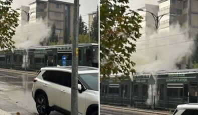 Gaziantep’te tramvaya yıldırım düştü