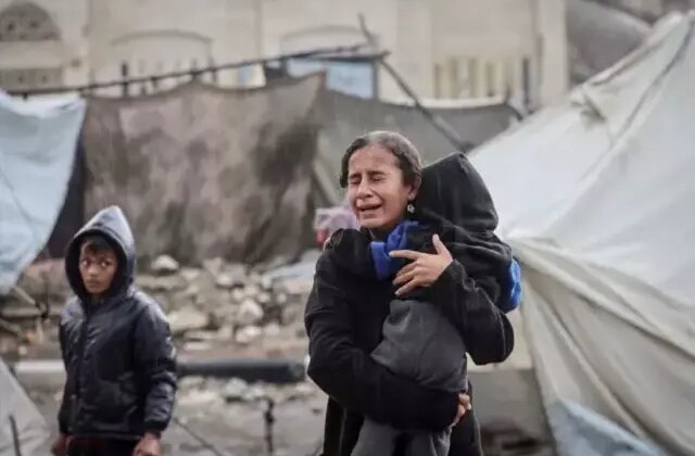 Gazze’de yürek burkan manzara, çadırları su bastı