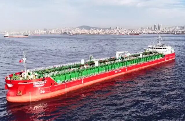 Gemide zehirlenme soruşturmasında ikinci kaptan tutuklandı