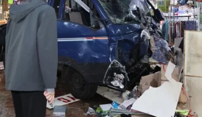 Güney Kore’de pazar yerinde dehşet, araç kalabalığın arasına daldı