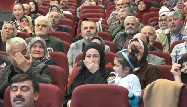 Hac kurasında ismi çıkan hacı adayları gözyaşlarına boğuldu