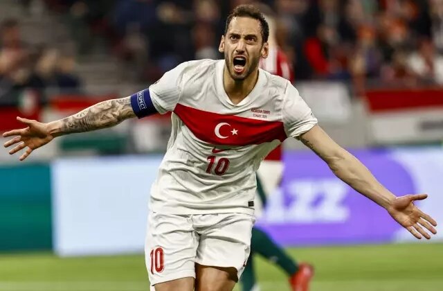 Hakan Çalhanoğlu, Bülent Korkmaz ve Tuncay Şanlı’yı yakaladı