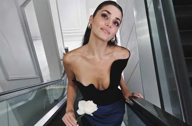 Hande Erçel’den Cadılar Bayramı pozu