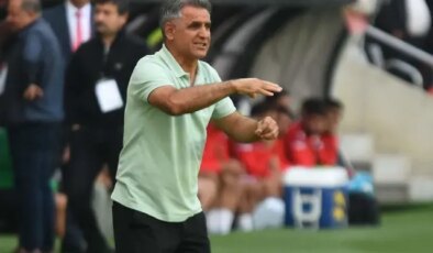 Hem teknik direktör hem de beden eğitimi öğretmeni! İnternetten izleyip futbolcu buluyor