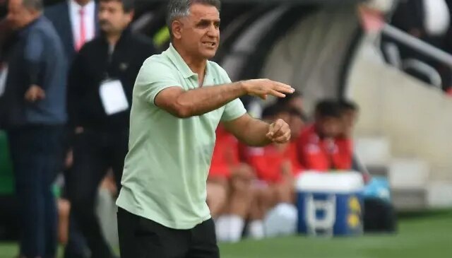 Hem teknik direktör hem de beden eğitimi öğretmeni! İnternetten izleyip futbolcu buluyor