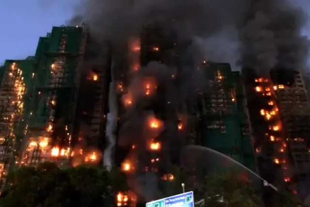 hong kong daki cok katli binada dev yangin 19293819 485 o