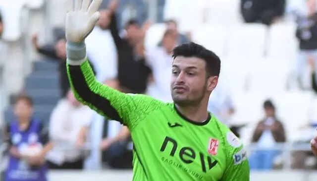 İki kalecisi de bahis listesinde! Şimdi gözler 19’luk Talha’ya çevrildi