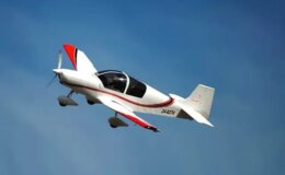 İki uçak havada çarpıştı