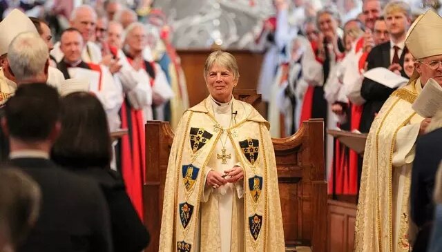 İngiltere’de bir ilk: Cherry Vann, Galler’in ilk açık eşcinsel başpiskoposu oldu