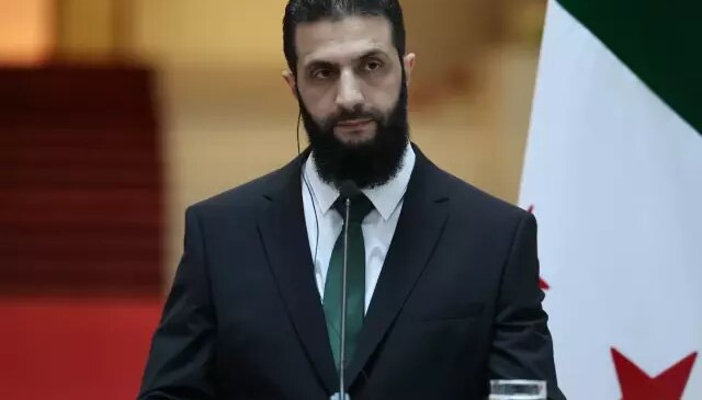 İngiltere, Suriye Cumhurbaşkanı Şara’ya uygulanan yaptırımları kaldırdı