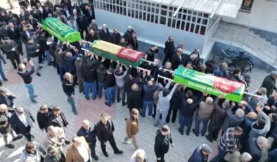 Gıda zehirlenmesi şüphesiyle ölen anne çocukları ile birlikte torağa verildi