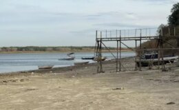 İstanbul için tehlike çanları: Sular çekildi, gemiler karaya oturdu