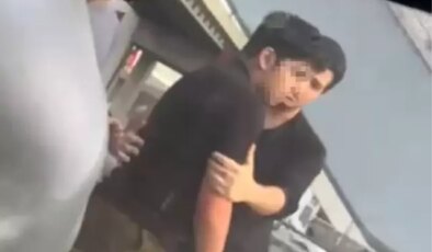 İzmir metrosunda panik: Yolculara küfür edip kapılara vurdu