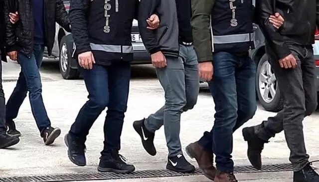 Kamu ve özel sektöre FETÖ operasyonu! 27 ilde onlarca gözaltı var