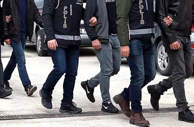 Kamu ve özel sektöre FETÖ operasyonu! 27 ilde onlarca gözaltı var