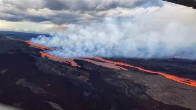 Kilauea Yanardağı yeniden lav püskürtmeye başladı