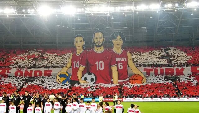 Kocaelispor taraftarının milli maçta yaptığı koreografiye ödül