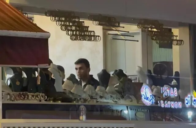 Kuyumcuda tahliye alarmı! Altınların peşine düştü, dakikalar içinde topladı