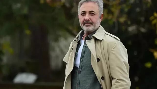 Mehmet Aslantuğ yeni sevgilisiyle uzun süre sonra objektiflere yakalandı