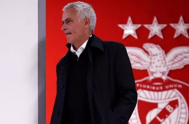 Mourinho’nun hakemlerle derbi bitmiyor! Yenilgi sonrası ateş püskürdü