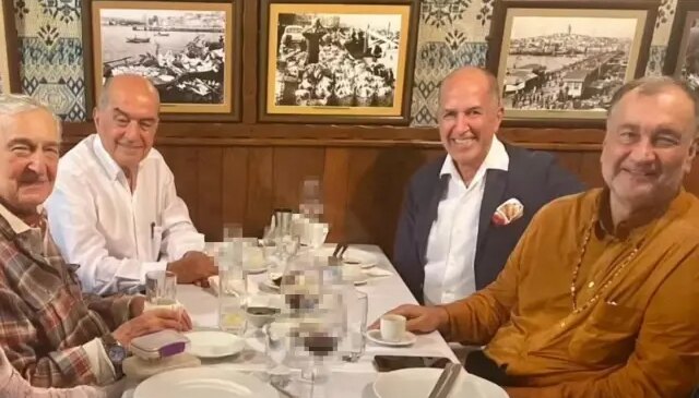 Murat Ülker ve Rahmi Koç’un mütevazı akşam yemeği! Masadaki detay dikkatlerden kaçmadı