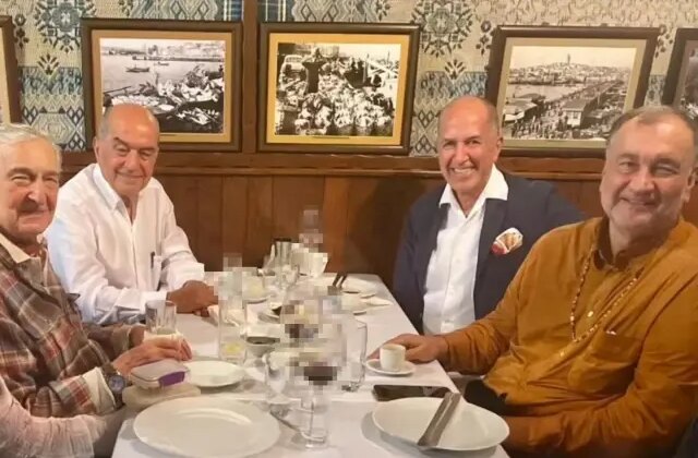 Murat Ülker ve Rahmi Koç’un mütevazı akşam yemeği! Masadaki detay dikkatlerden kaçmadı