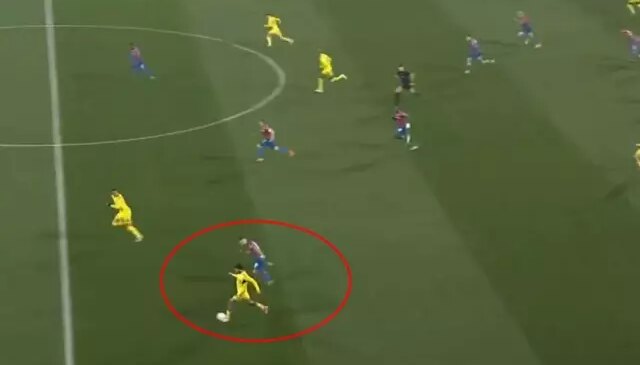 Ne yaptın sen Oğuz Aydın! Taraftarı çıldırtan pozisyon