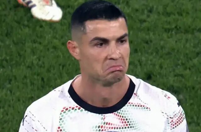 Neye uğradığını şaşırdı! Ronaldo’ya tarihi kırmızı kart