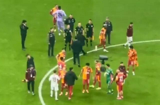 Okan Buruk, hakem Cihan Aydın’ın elini sıkmadı