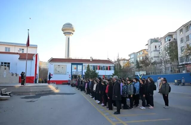 Eğitimde ilk ara tatil sonrası ders başı yapıldı