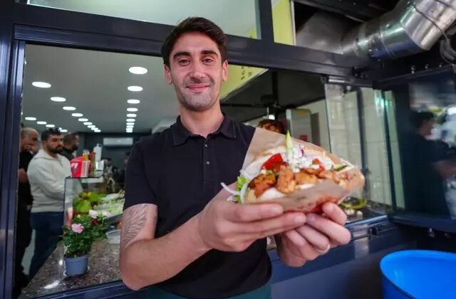 Orkan Çınar, neden futbolu bırakıp dönerci dükkanı açtığını açıkladı