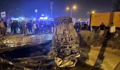 Otomobille çarpışıp sulama kanalına düştü, 10 kişi yaralandı