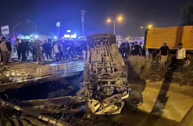 Otomobille çarpışıp sulama kanalına düştü, 10 kişi yaralandı