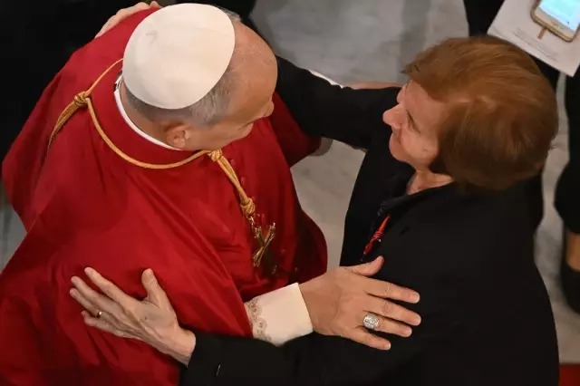 papa 14 leo istanbul da ilk duragi bakin neresi 19300822 9001 o