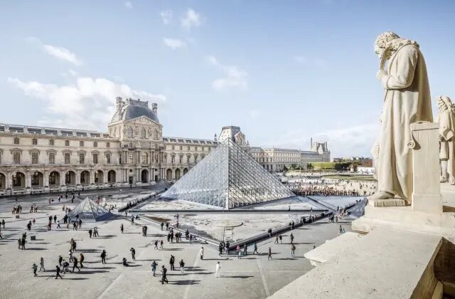 Paris Savcılığı: Louvre soygunu profesyonellerin işi değil