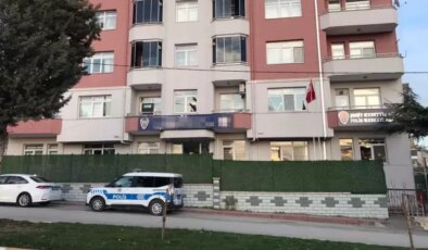 Polis memuru kendi silahıyla intihar etti