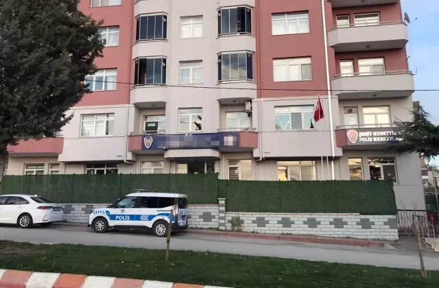 Polis memuru kendi silahıyla intihar etti