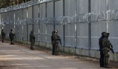 Polonya, Belarus sınırına ikinci bir bariyer daha inşa edecek