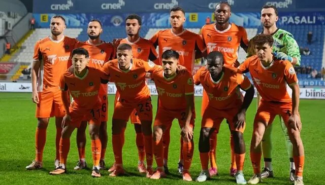 RAMS Başakşehir’de 2 futbolcu Fenerbahçe maçında cezalı