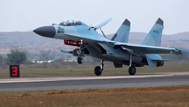 Rus savaş uçağı Finlandiya sınırında düştü, mürettebattan kurtulan olmadı