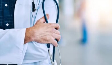 Sağlık Bakanlığı’ndan sosyal medya doktorlarına ayar! Suç duyurusunda bulunulacak