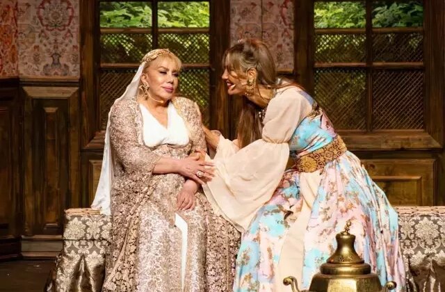 Sahne krizi büyüyor: Mine Koşan ‘7 Kocalı Hürmüz’ müzikalinden çıkarılmasını yargıya taşıdı