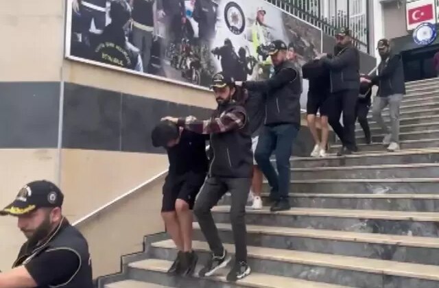 Sahte ev ilanıyla dolandırıcılık yapan şüphelileri polis kılık değiştirerek yakaladı