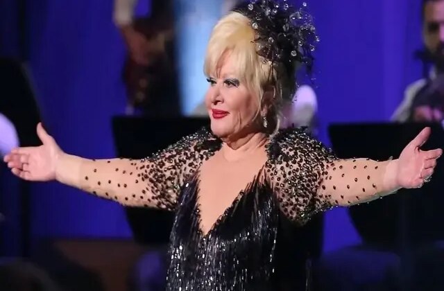 Sanat ile geçen bir ömür! Bir dönemin sesi sustu, Muazzez Abacı yaşamını yitirdi