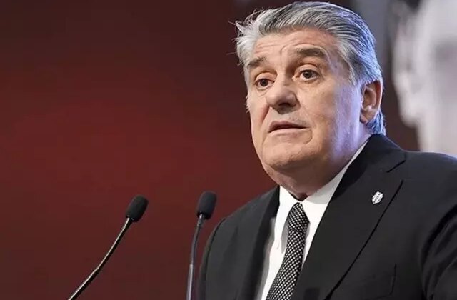 Serdal Adalı derbi biter bitmez Orkun Kökçü’yü odasına çağırdı