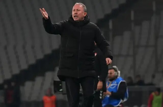 Sergen Yalçın’dan istifa çağrılarına olay cevap